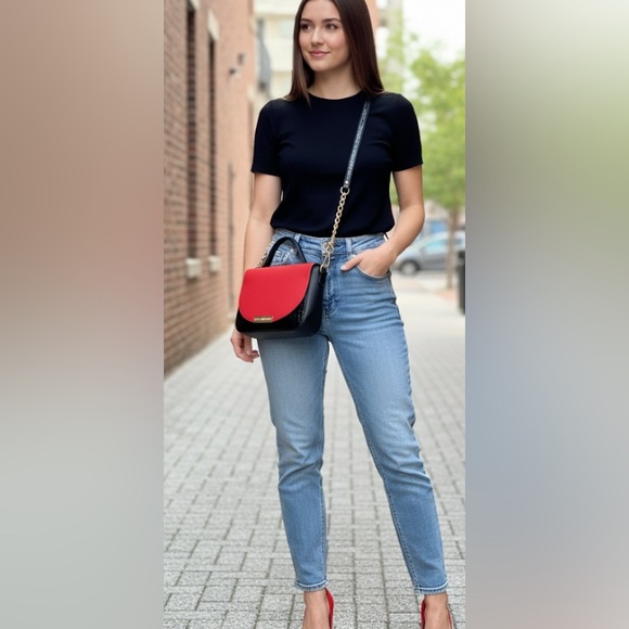 Steve Madden 2Tone Red & Black Crossbody/satchel with removable chain - Picture 17 of 17